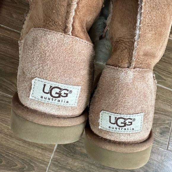 UGG Australia Women’s Bailey Button Triplets, Size 7 - Picture 5 of 7